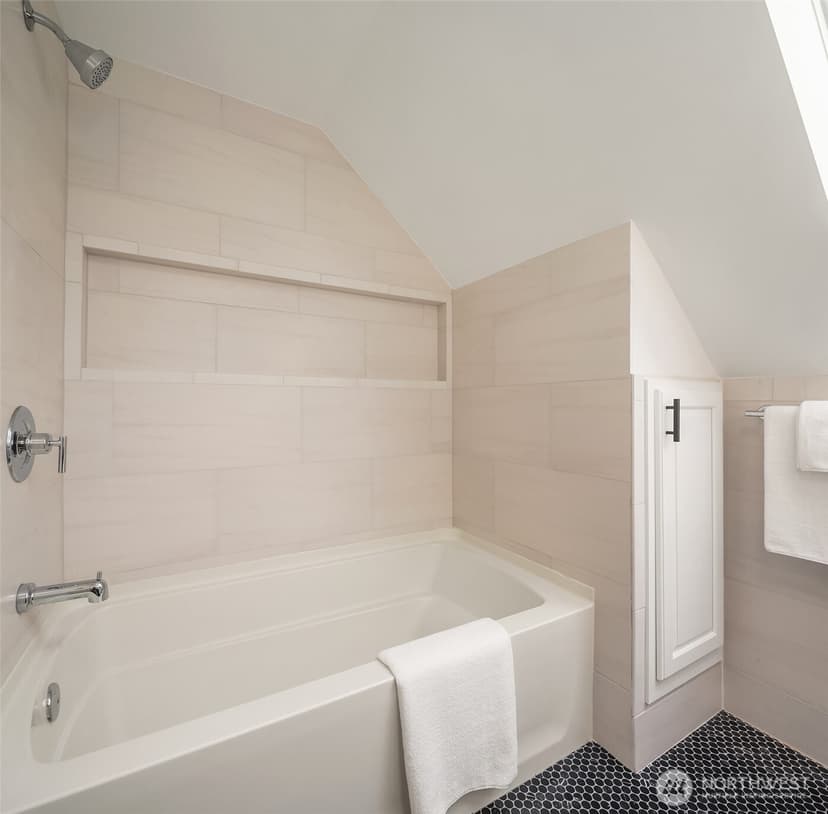 Property photo for 535 N 74th Street, Seattle photo 22