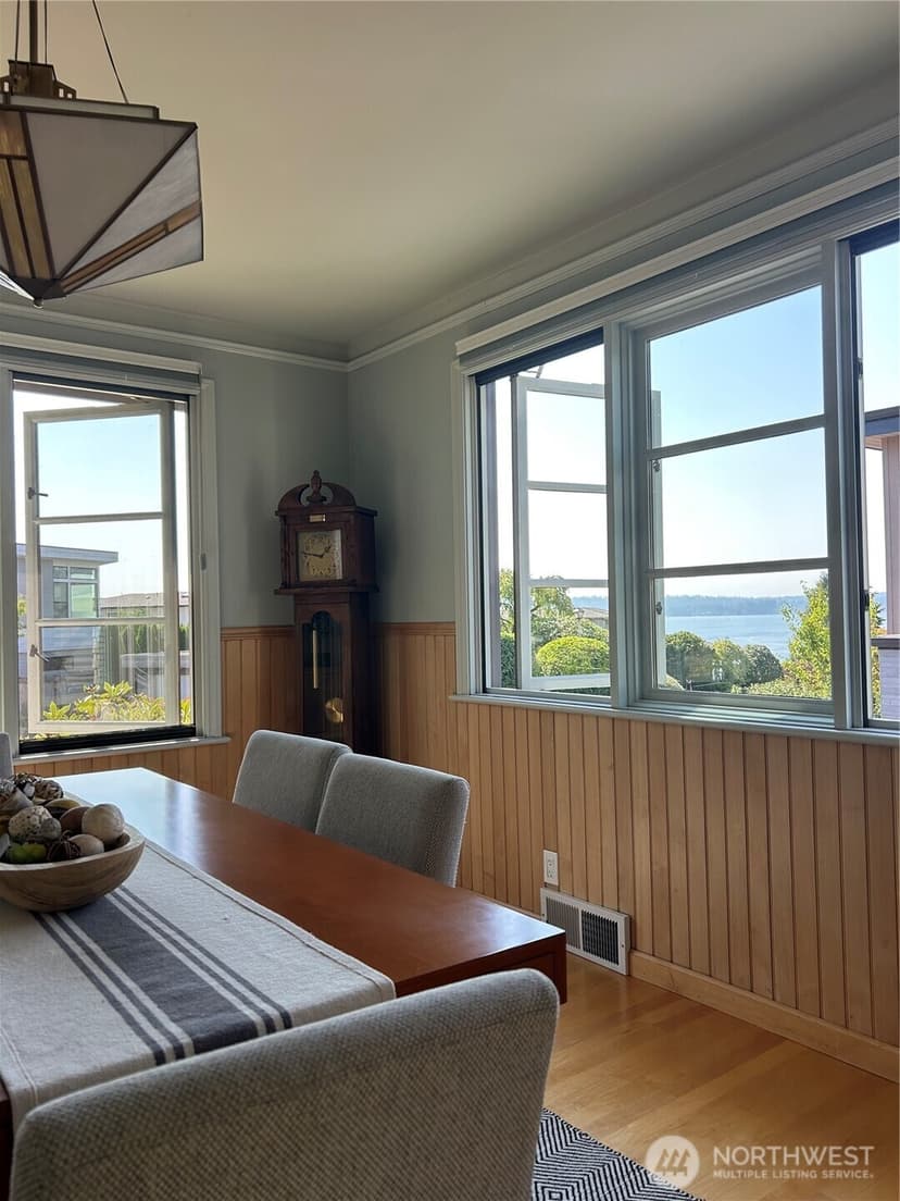 Property photo for 916 18th Avenue W, Kirkland photo 12