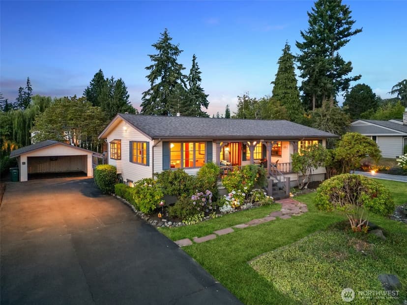 Property photo for 916 18th Avenue W, Kirkland
