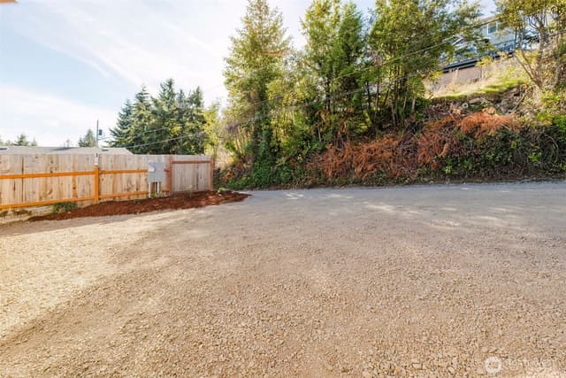 Property photo for 14938 Bethel Burley Road SE, Port Orchard photo 3