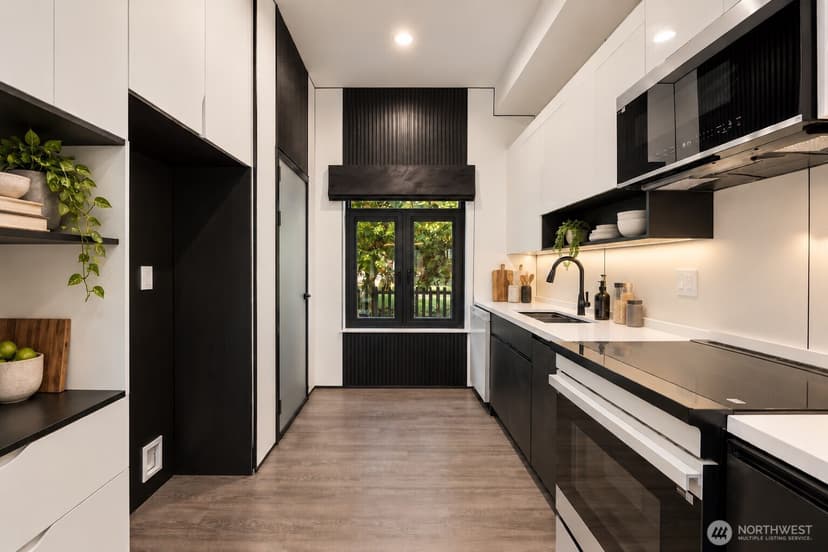 Property photo for 11223 19th Avenue SE, Everett photo 12