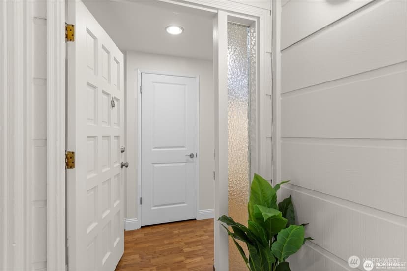 Property photo for 3700 W 25th Place #201, Seattle photo 13