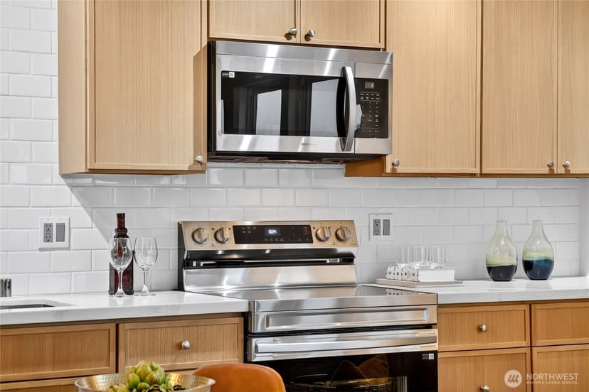 Property photo for 6547 42nd Avenue SW #303, Seattle photo 25