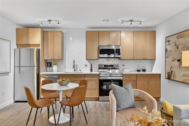 Property photo for 6547 42nd Avenue SW #303, Seattle photo 3