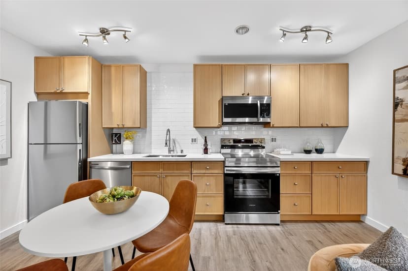 Property photo for 6547 42nd Avenue SW #303, Seattle photo 10