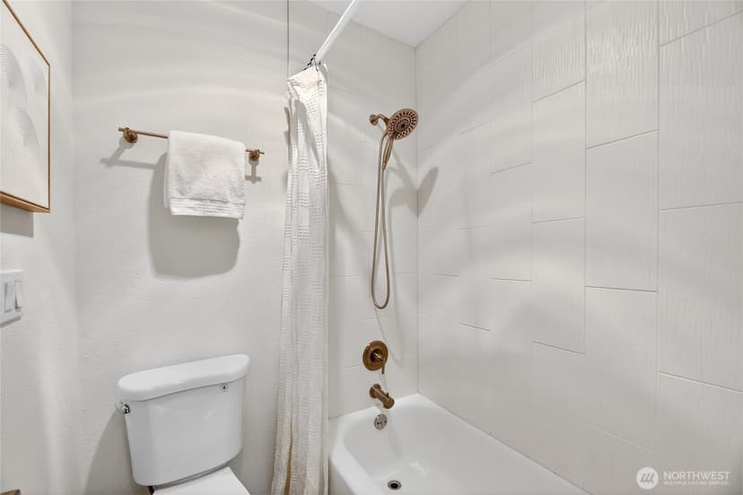 Property photo for 6547 42nd Avenue SW #303, Seattle photo 22