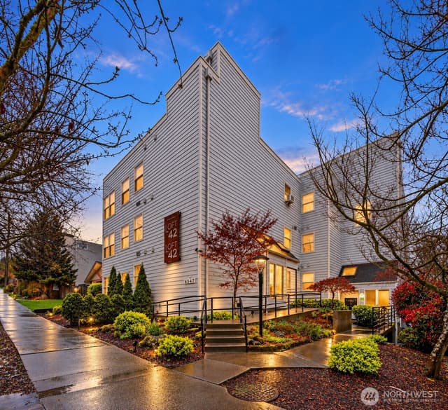 Property photo for 6547 42nd Avenue SW #303, Seattle photo 2