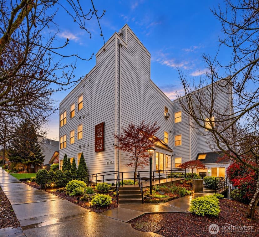 Property photo for 6547 42nd Avenue SW #303, Seattle photo 2