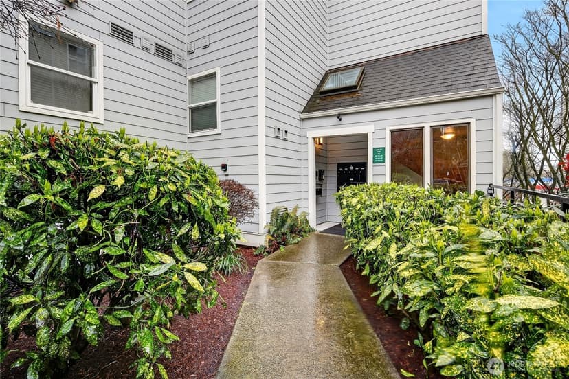 Property photo for 6547 42nd Avenue SW #303, Seattle photo 32