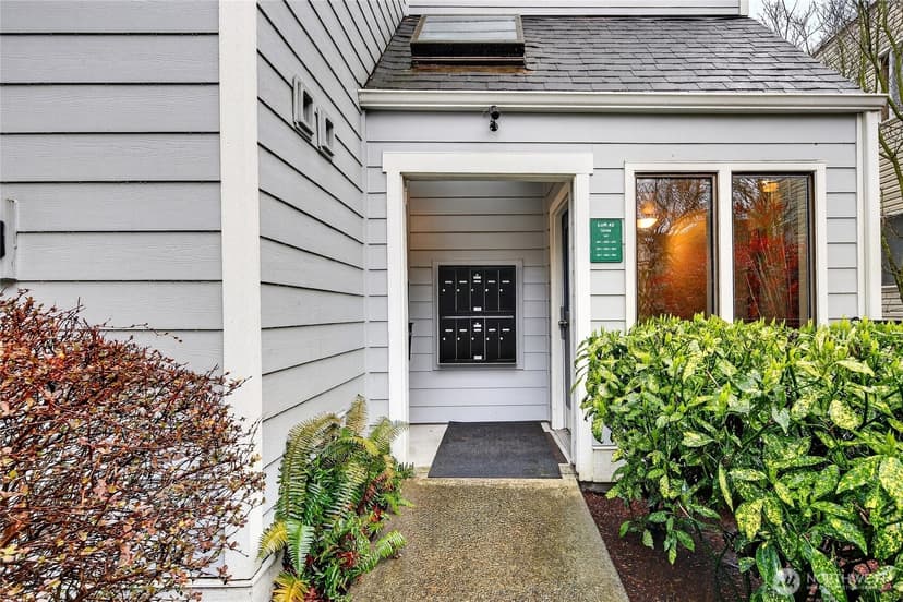 Property photo for 6547 42nd Avenue SW #303, Seattle photo 31