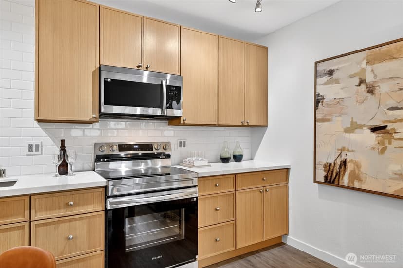 Property photo for 6547 42nd Avenue SW #303, Seattle photo 11