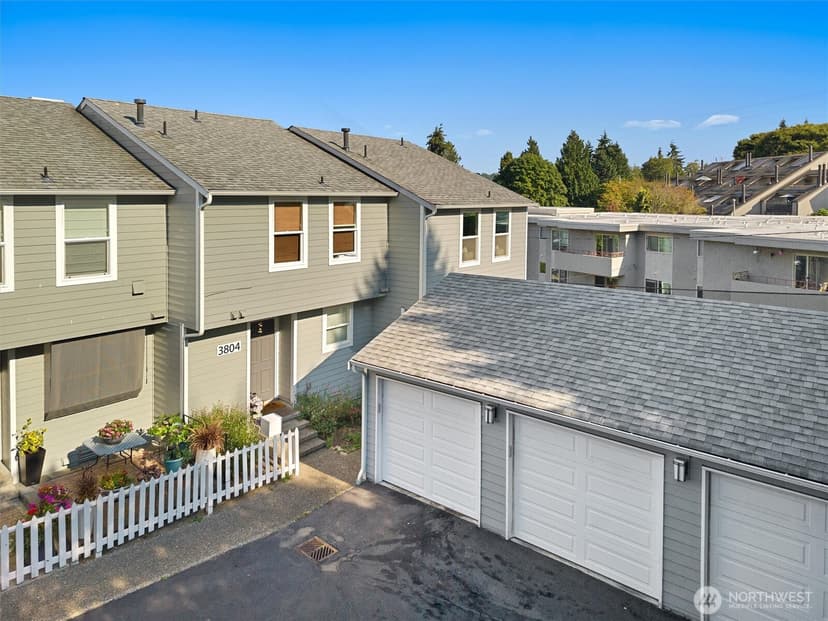 Property photo for 3802 25th Avenue W, Seattle photo 2