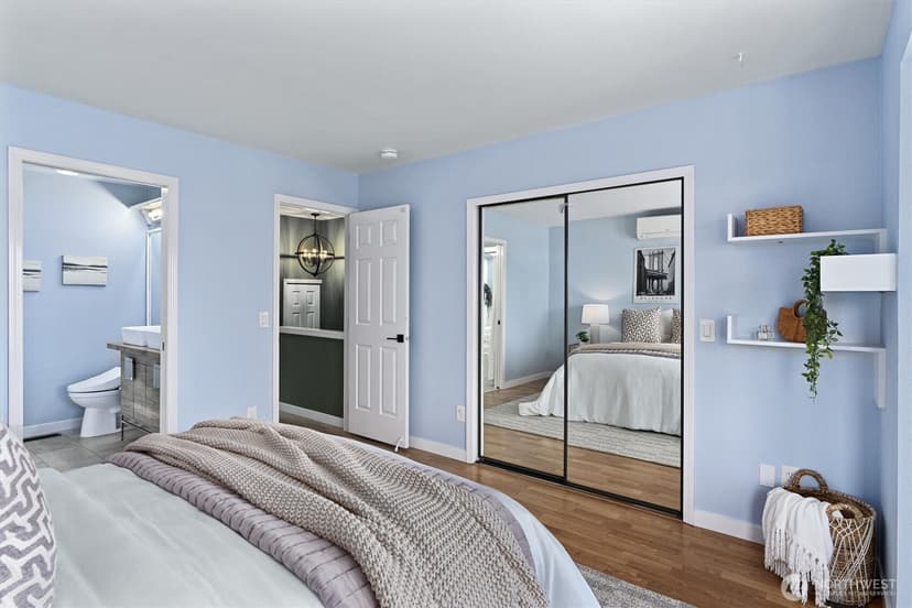 Property photo for 3802 25th Avenue W, Seattle photo 13