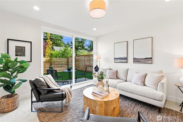 Property photo for 2647 Walnut Avenue SW, Seattle photo 2
