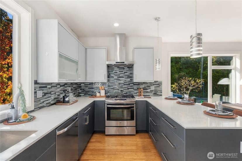 Property photo for 1768 Valentine Place S, Seattle photo 9