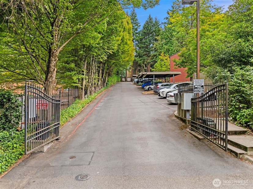 Property photo for 12014 98th Avenue NE #302, Kirkland photo 24