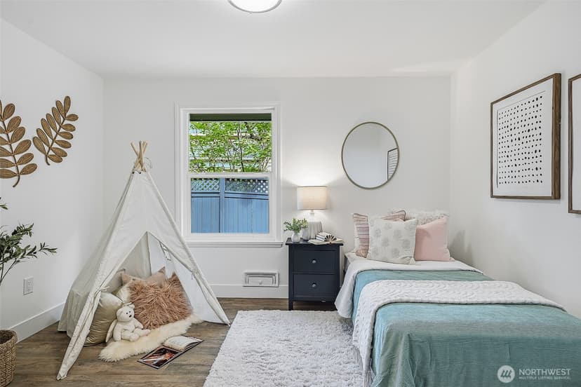 Property photo for 1512 6th Avenue W, Seattle photo 15