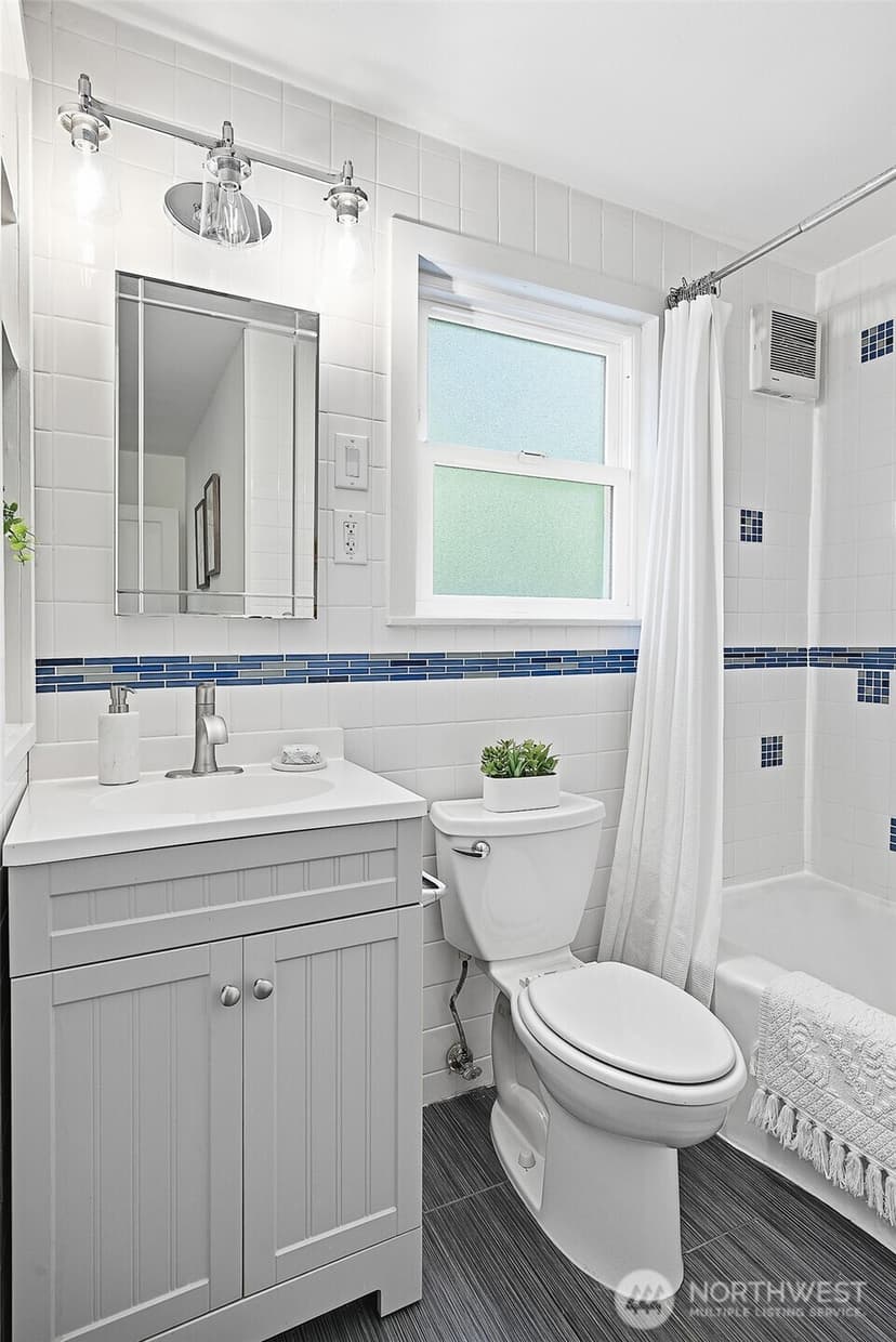 Property photo for 1512 6th Avenue W, Seattle photo 14