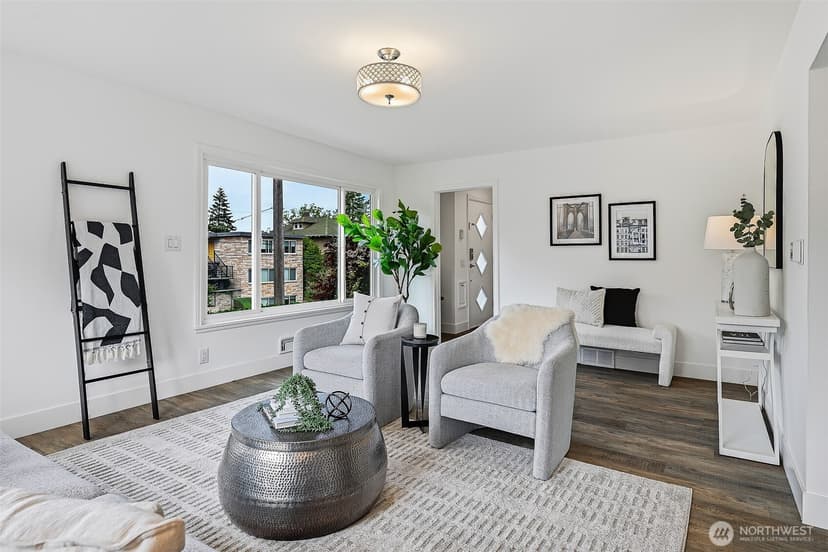 Property photo for 1512 6th Avenue W, Seattle photo 3