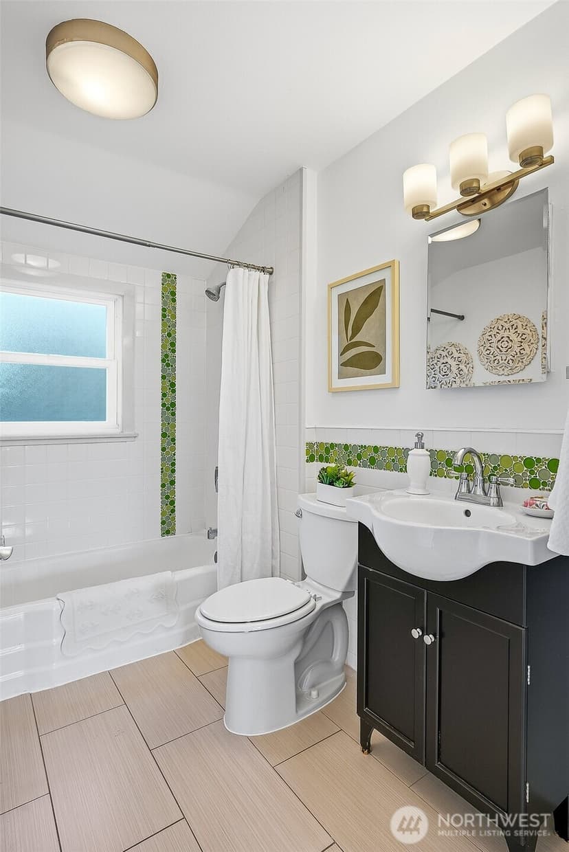 Property photo for 1512 6th Avenue W, Seattle photo 22