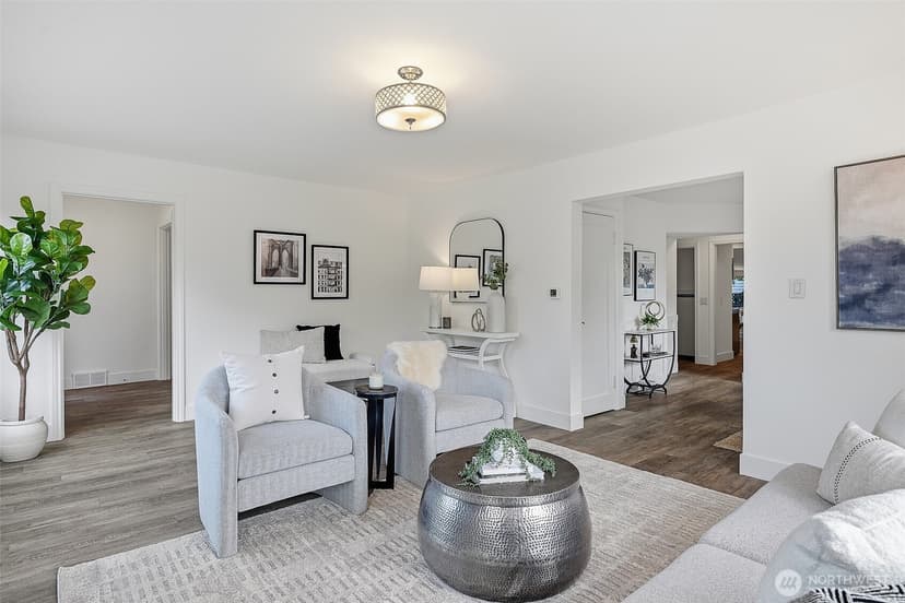 Property photo for 1512 6th Avenue W, Seattle photo 5