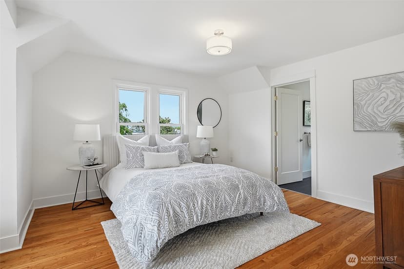 Property photo for 1512 6th Avenue W, Seattle photo 16