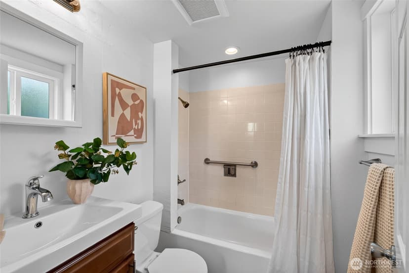 Property photo for 2907 SW Cloverdale St, Seattle photo 6