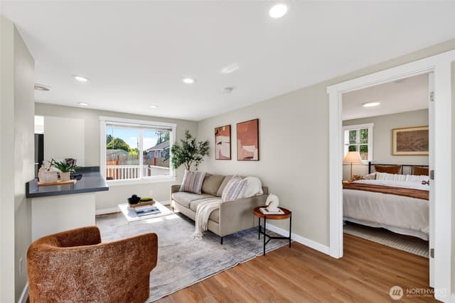Property photo for 2907 SW Cloverdale St, Seattle photo 4