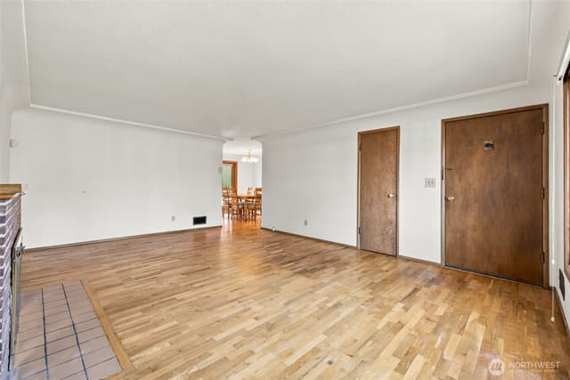 Property photo for 324 18th Street NW, Puyallup photo 3