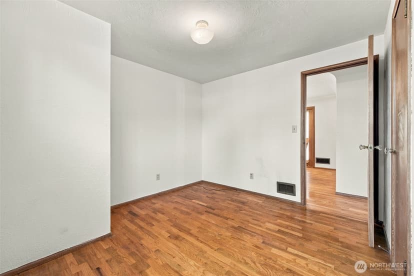 Property photo for 324 18th Street NW, Puyallup photo 20
