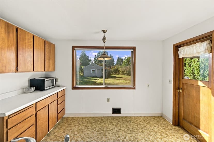 Property photo for 324 18th Street NW, Puyallup photo 9