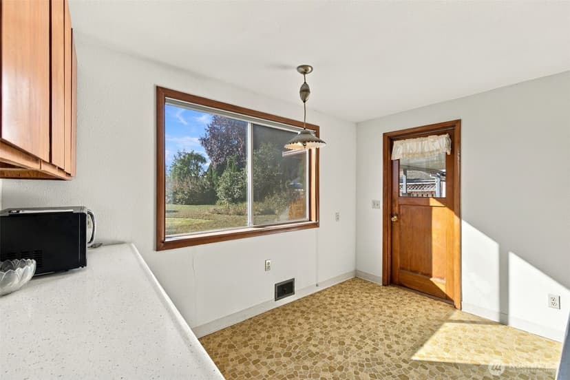 Property photo for 324 18th Street NW, Puyallup photo 8