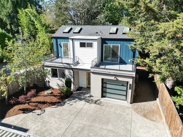 Property photo for 1036 NE 102nd Street #B, Seattle photo 2