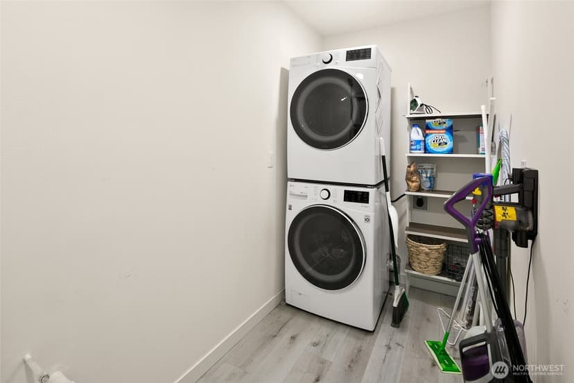 Property photo for 1036 NE 102nd Street #B, Seattle photo 17