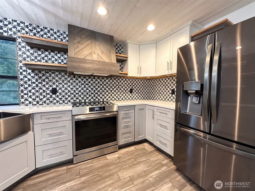 Property photo for 7423 Ebbert Drive SE, Port Orchard photo 8