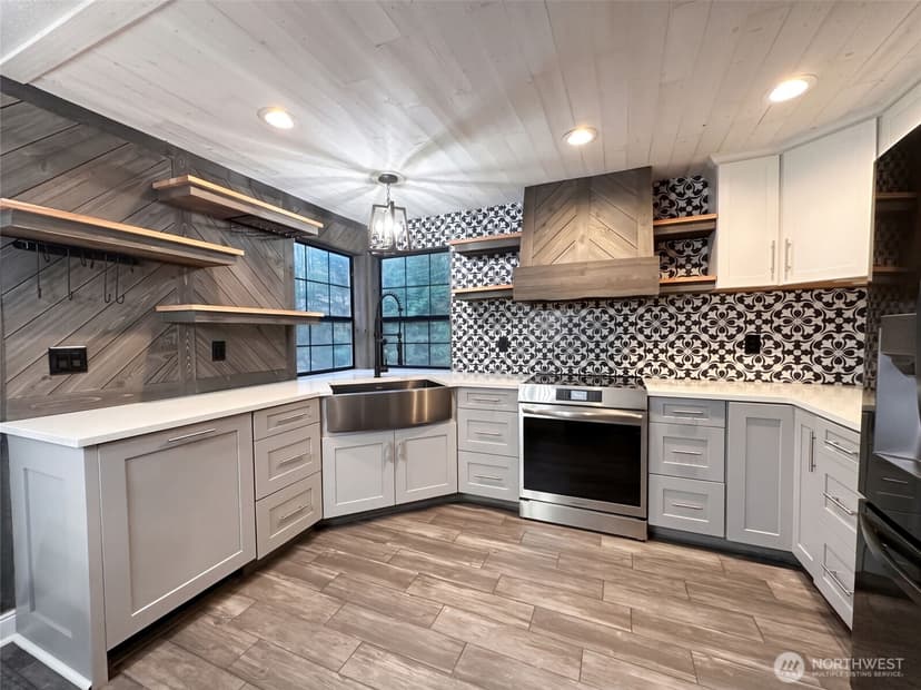 Property photo for 7423 Ebbert Drive SE, Port Orchard photo 6
