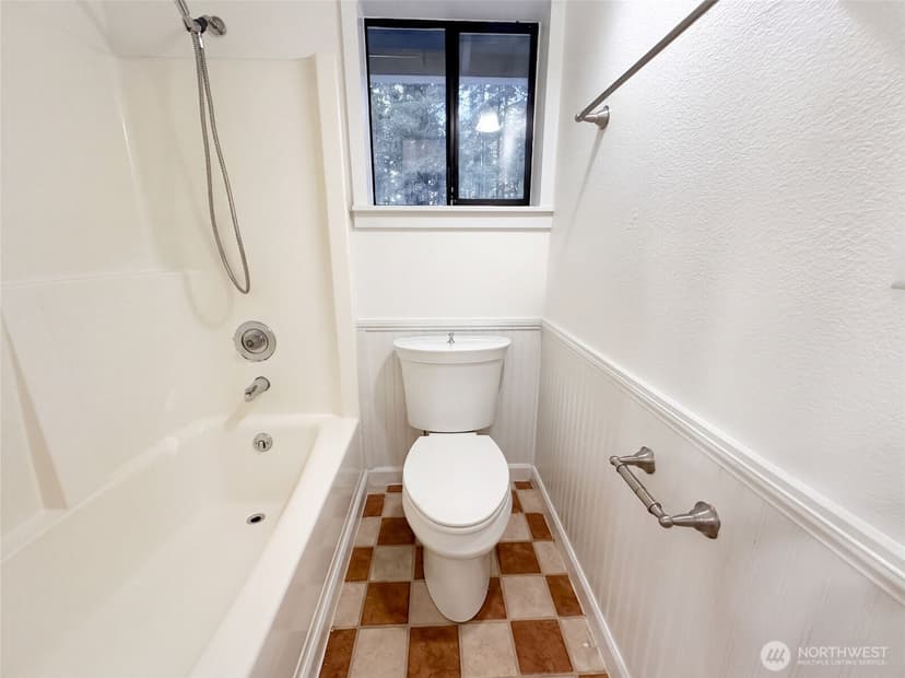 Property photo for 7423 Ebbert Drive SE, Port Orchard photo 27