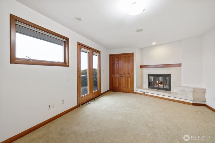 Property photo for 9600 Hilltop Rd, Bellevue photo 31