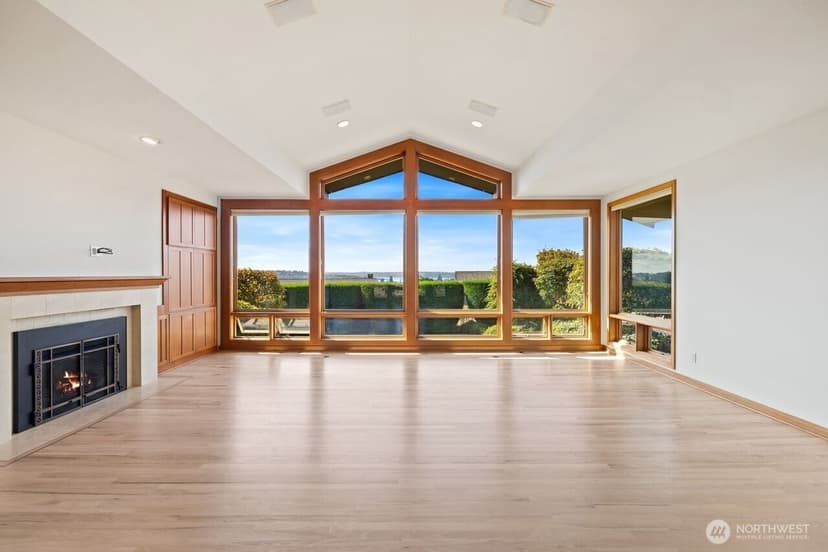 Property photo for 9600 Hilltop Rd, Bellevue photo 11