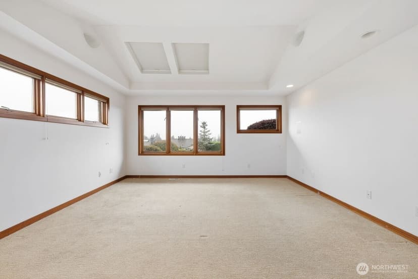 Property photo for 9600 Hilltop Rd, Bellevue photo 18