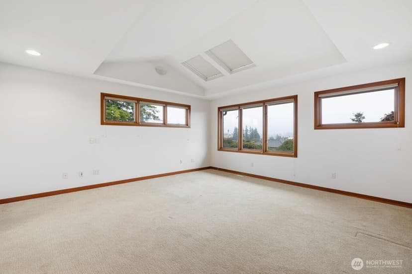 Property photo for 9600 Hilltop Rd, Bellevue photo 17