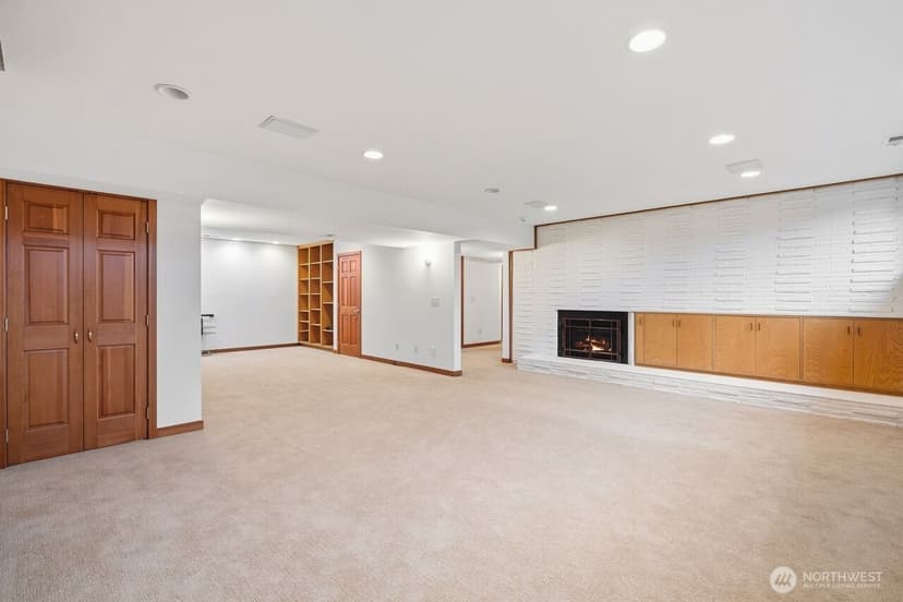 Property photo for 9600 Hilltop Rd, Bellevue photo 27