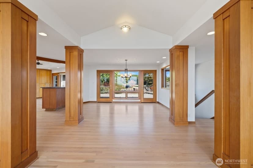 Property photo for 9600 Hilltop Rd, Bellevue photo 13