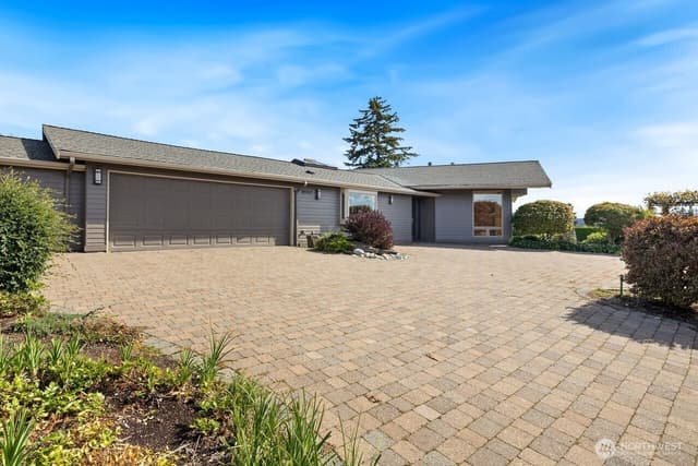 Property photo for 9600 Hilltop Rd, Bellevue photo 4