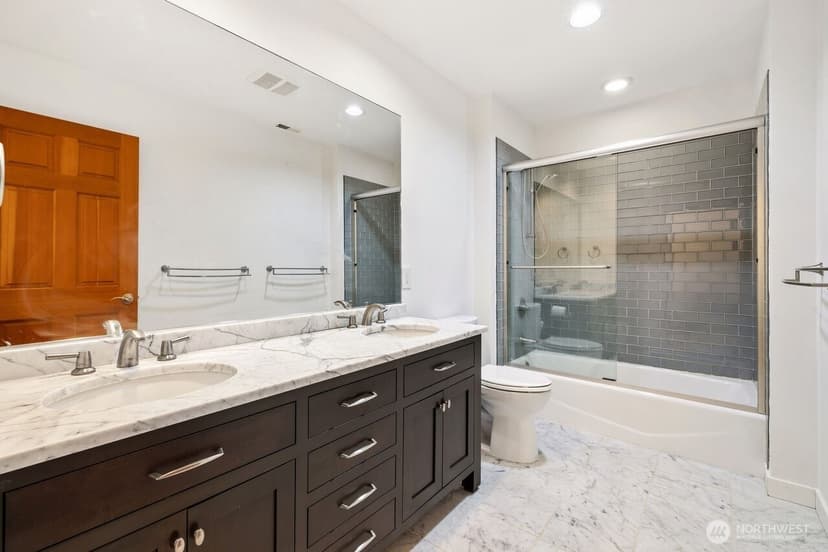 Property photo for 9600 Hilltop Rd, Bellevue photo 30