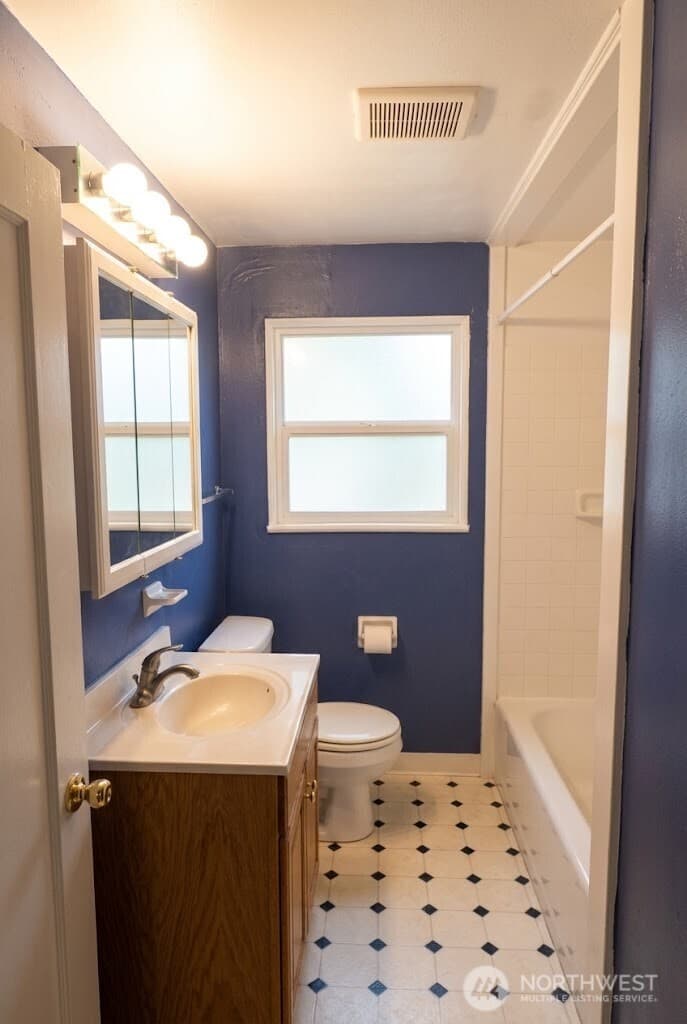 Property photo for 9233 17th Avenue NE, Seattle photo 12