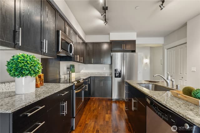 Property photo for 699 John Street #507, Seattle photo 3