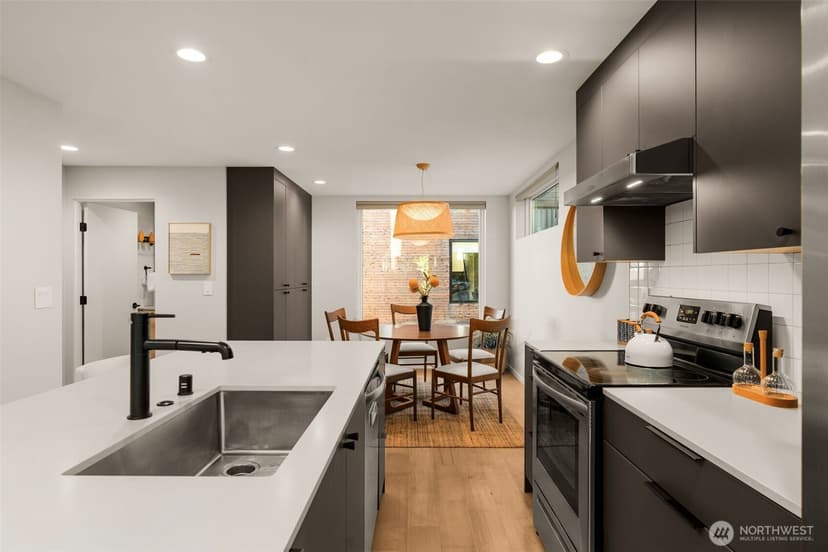 Property photo for 1105 Yakima Avenue S, Seattle photo 11