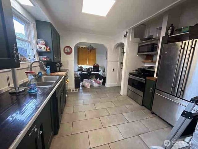 Property photo for 1017 S 48th Street, Tacoma photo 3