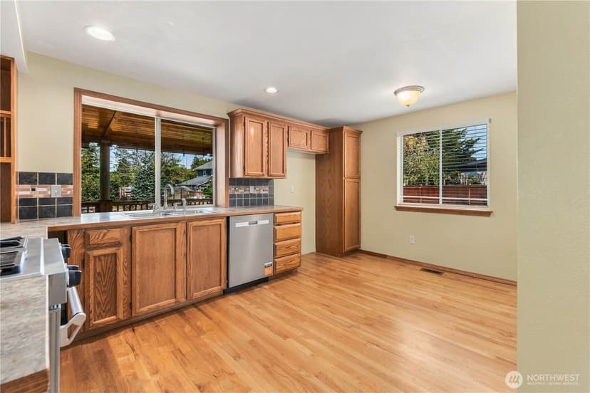 Property photo for 907 130th St E, Tacoma photo 15